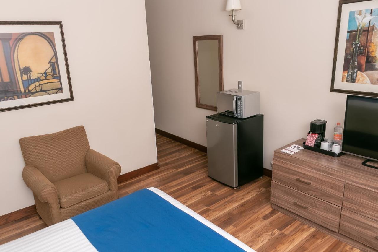Best Western Plus Chihuahua Aeropuerto Exterior photo