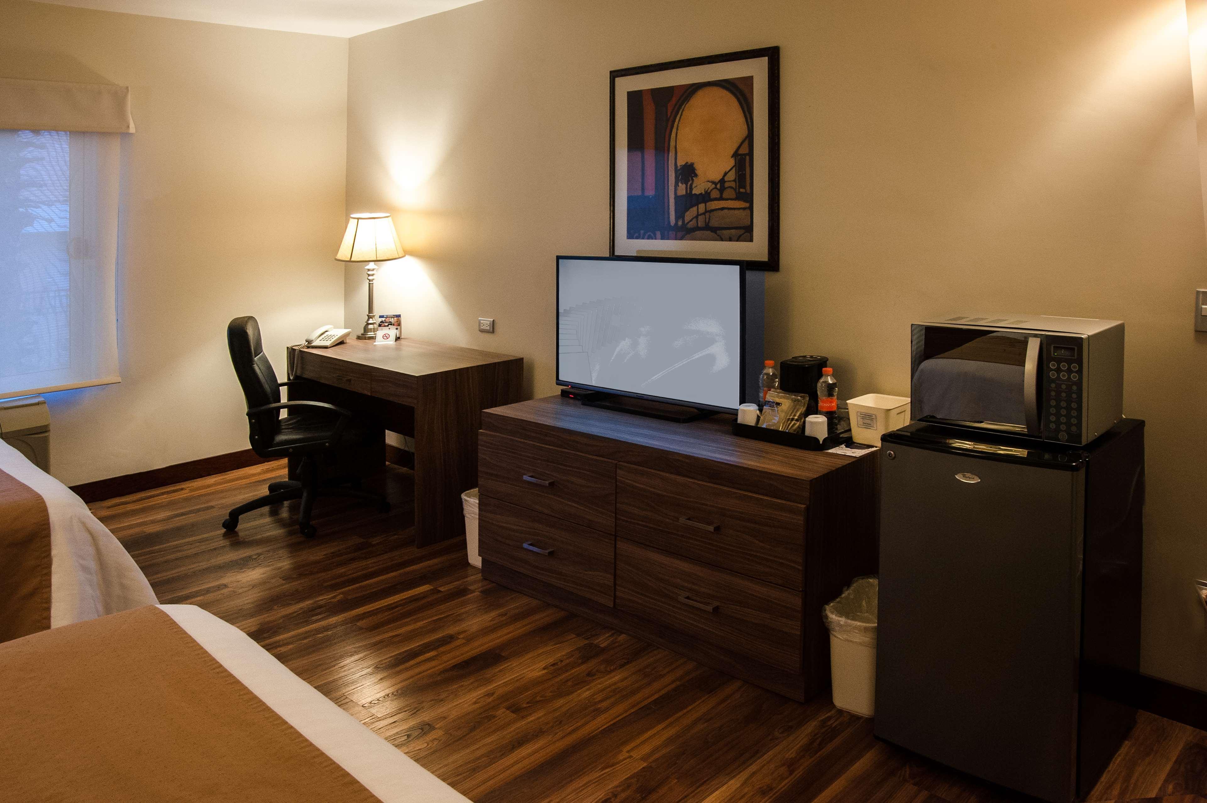 Best Western Plus Chihuahua Aeropuerto Exterior photo