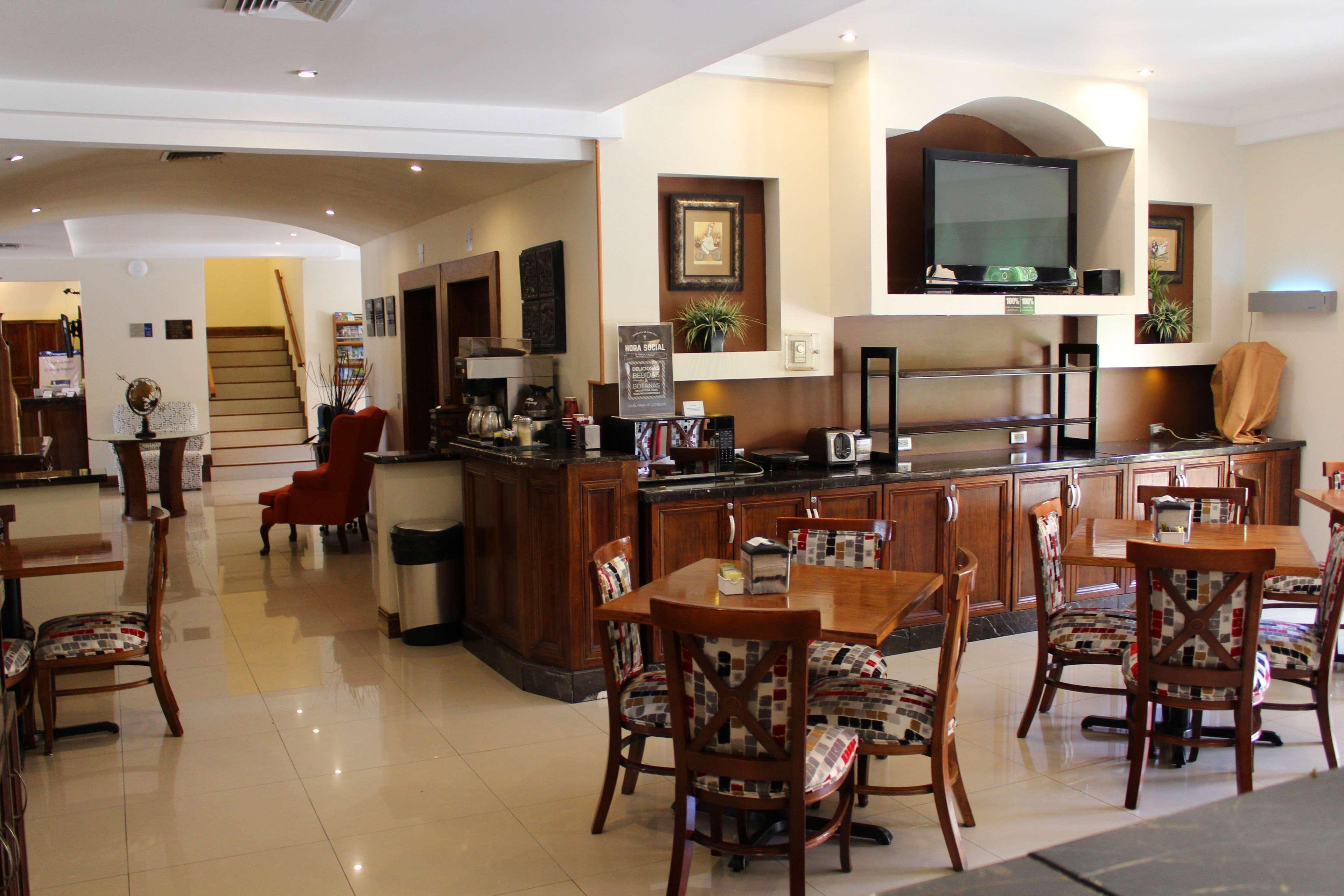 Best Western Plus Chihuahua Aeropuerto Exterior photo