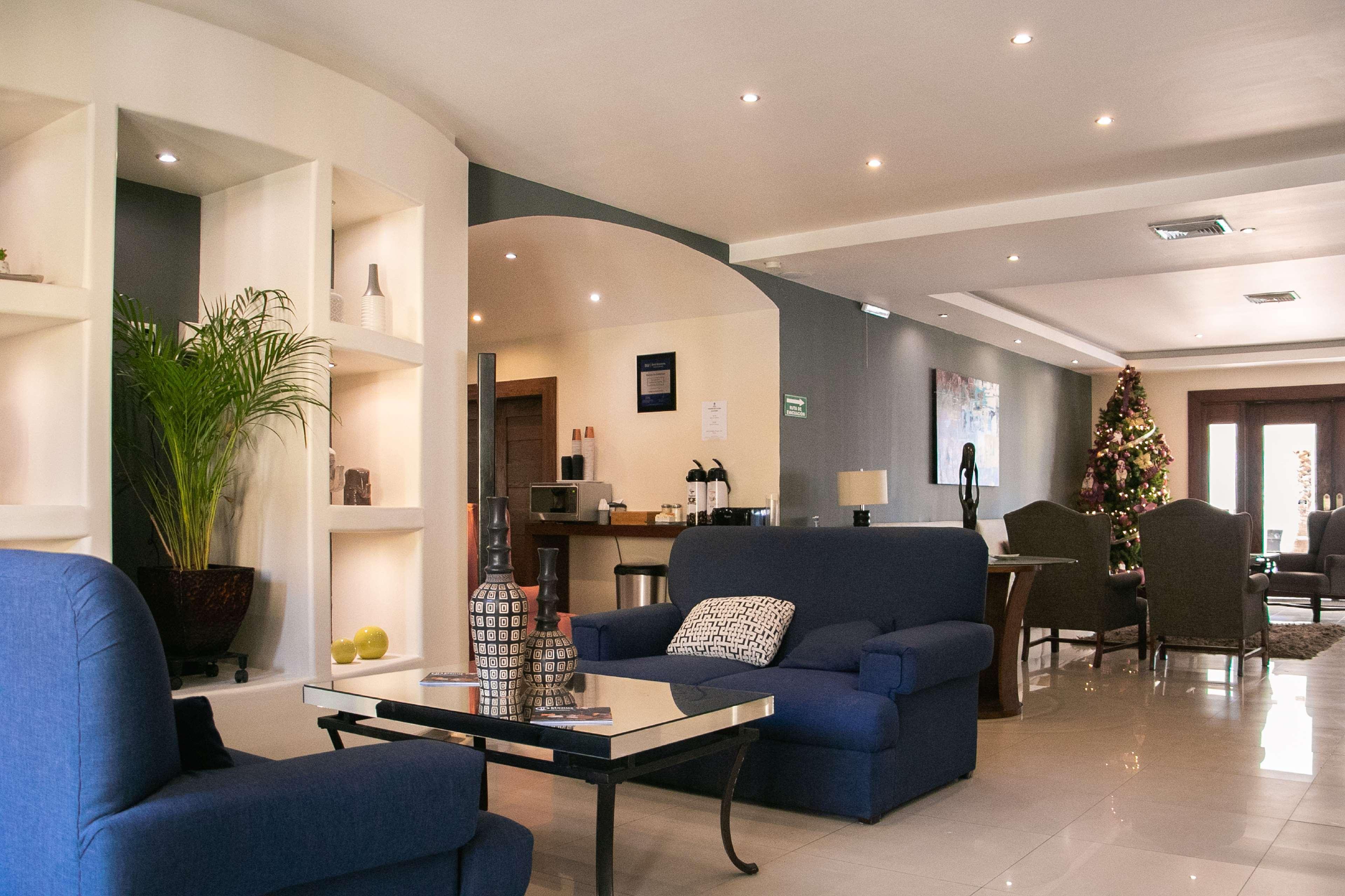 Best Western Plus Chihuahua Aeropuerto Exterior photo
