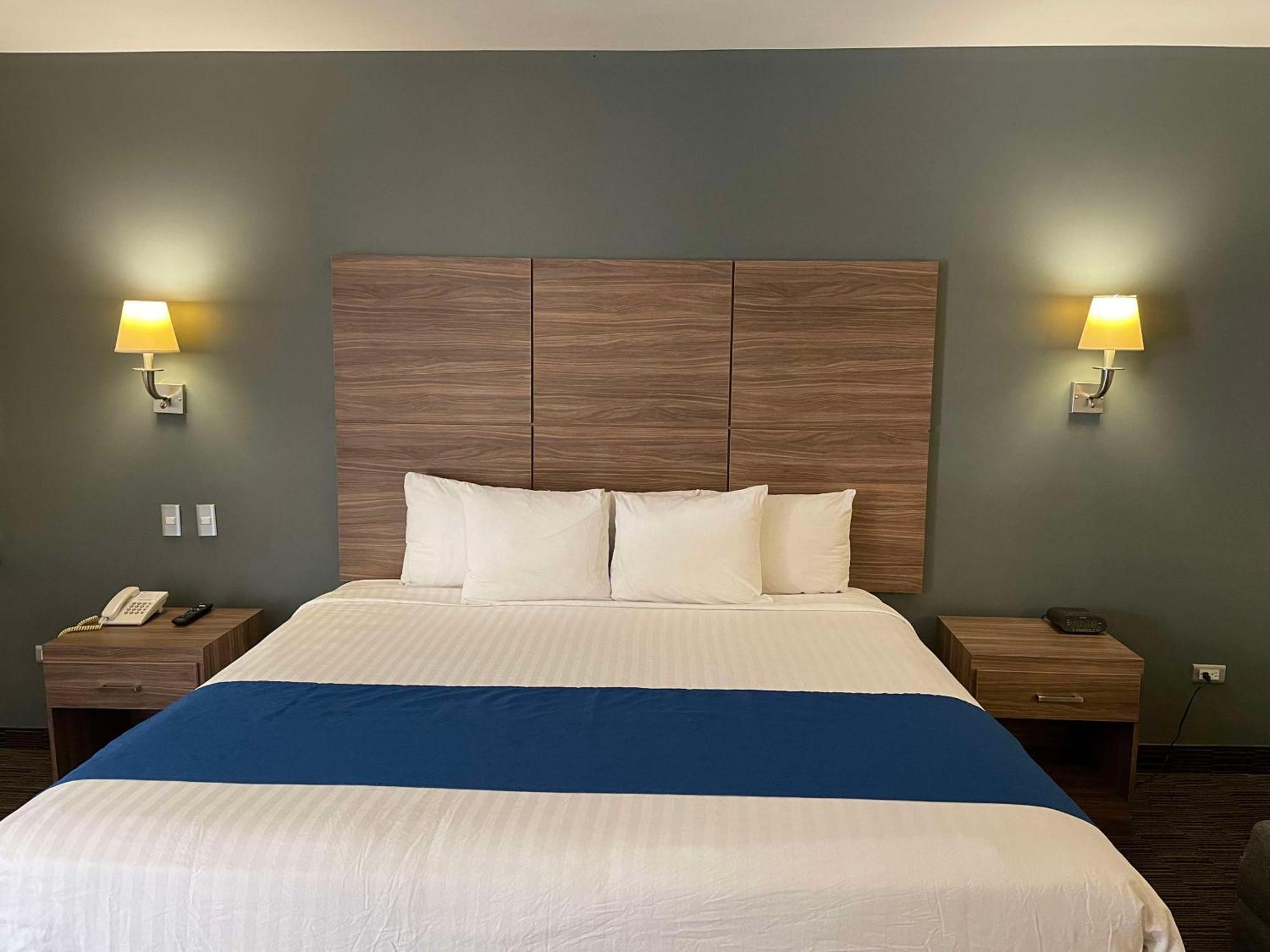Best Western Plus Chihuahua Aeropuerto Exterior photo