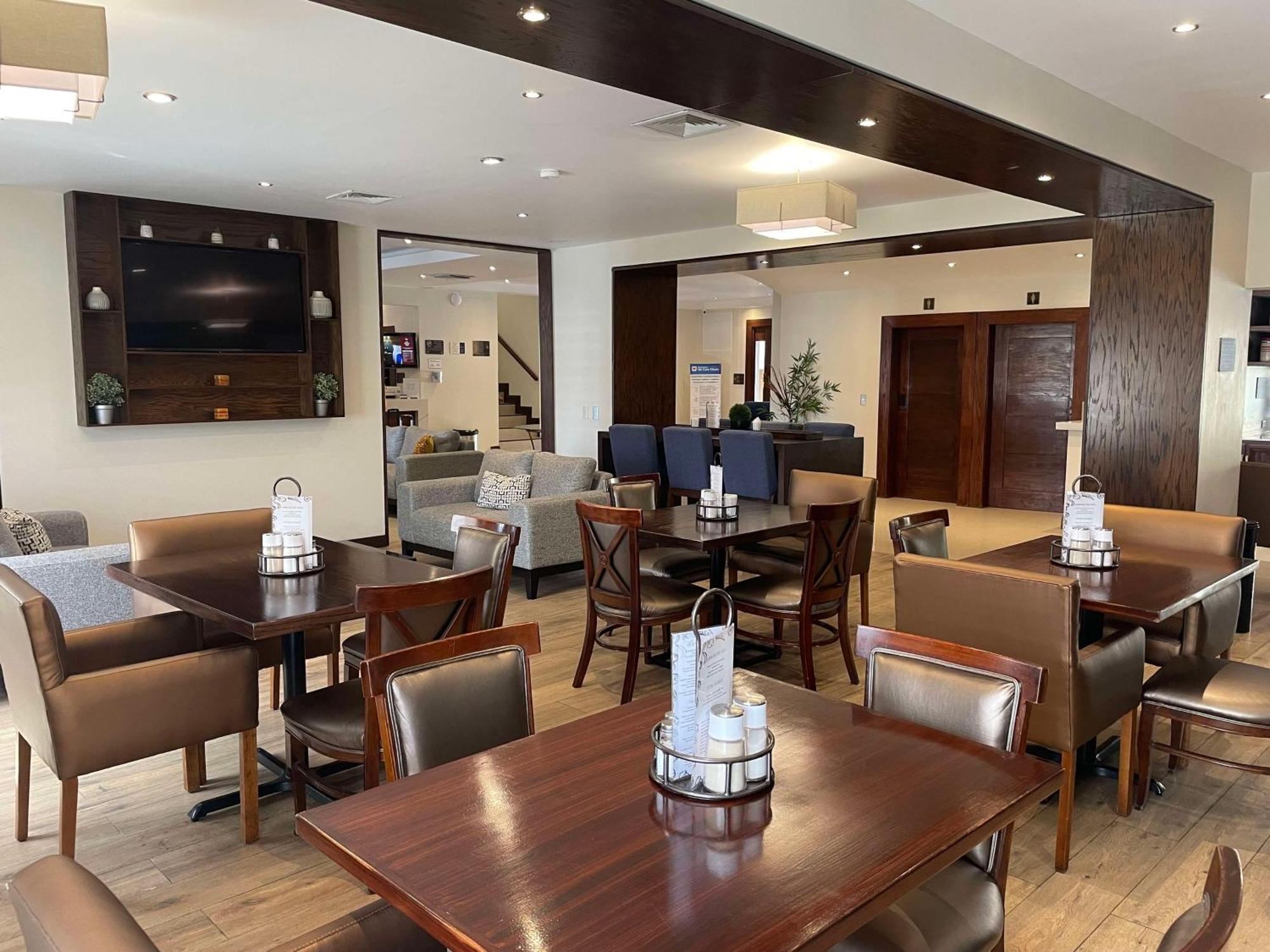 Best Western Plus Chihuahua Aeropuerto Exterior photo